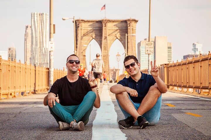 Brooklyn Bridge to DUMBO: 2-Hour Guided Walking Tour & Iconic Photo Stops
