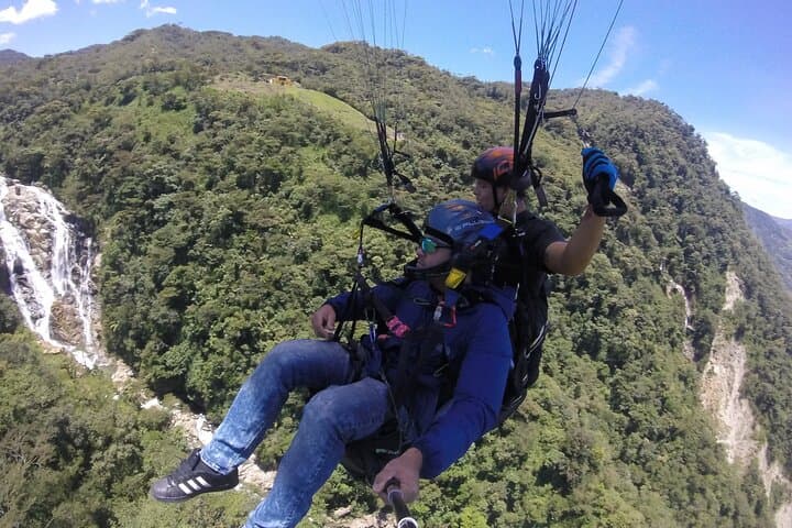 Tandem Paragliding Over Medellín: Valley Flights & Rural Views photo 3