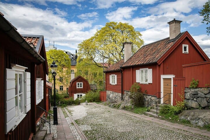 Romantic Quest in Stockholm: Self-Guided Södermalm Story Walk photo 3