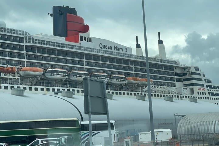 London to Southampton Cruise Transfer — Extra Luggage Friendly Ride photo 6