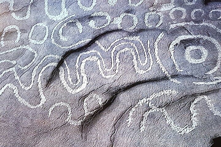 Full-Day Newgrange Private Tour from Dublin: Brú na Bóinne, Knowth & Trim Castle photo 2