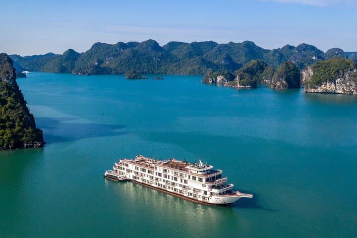 Stellar Cruise Full-Day: Explore Halong Bay's Limestone Islands, Caves & Kayaks photo 4
