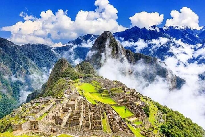 7-Day Cusco Adventure: Machu Picchu, Humantay Lake & Vinicunca (Rainbow Mountain)
