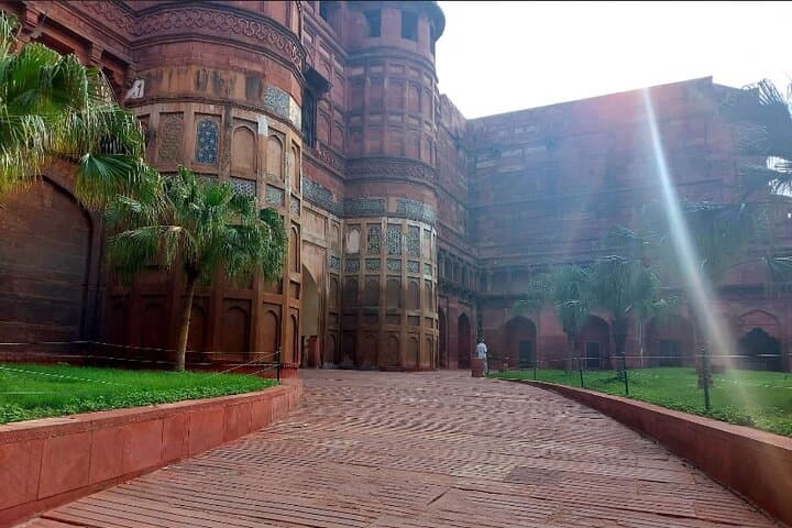 Same-Day Taj Mahal Tour from Delhi: Private Agra Trip with Guide photo 2