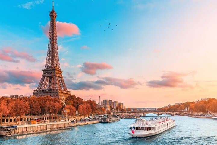 Paris Full-Day Journey from Le Havre: Arc to Seine in One Seamless Shore Excursion photo 2