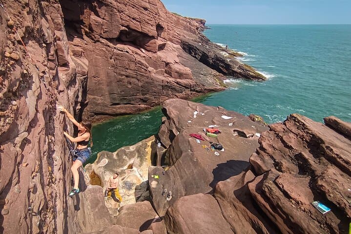 Private Rock Climbing in Scotland — Beginner-Friendly Outdoor Climbing with a Certified Instructor