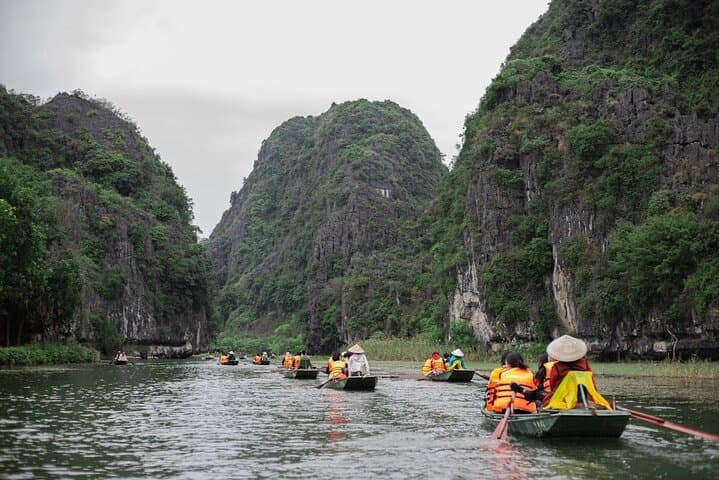 Hoa Lu, Tam Coc & Mua Cave Day Trip from Hanoi: Karst Valleys, River Boats, and Hilltop Views
