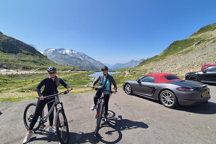 Sustenpass Downhill: Alpine Pass Descent Cycling Adventure photo 2