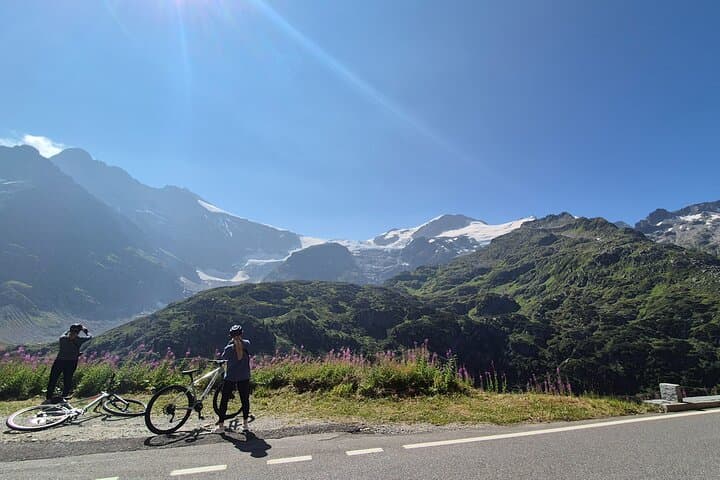 Sustenpass Downhill: Alpine Pass Descent Cycling Adventure photo 6