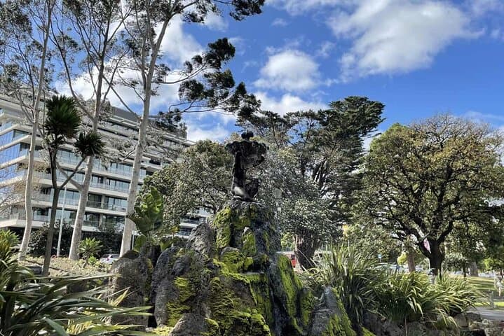 Private Walking Tour of Melbourne’s Parks and Gardens: Fitzroy, Treasury & Birrarung Marr photo 4
