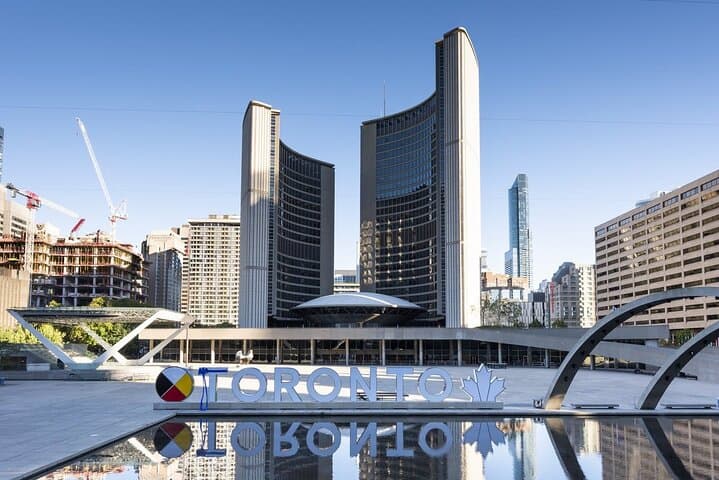 Three-Day Toronto, 1000 Islands & Niagara Falls Tour: CN Tower to Hornblower photo 4
