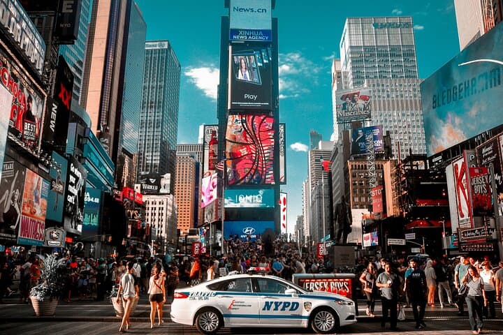 Private New York City Transfer with Optional Guide — Up to 5 Passengers
