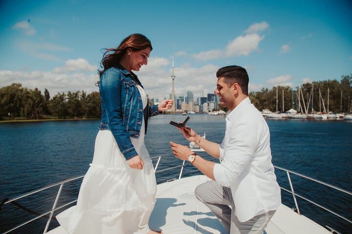 Toronto Harbour Yacht Proposal Cruise — 2-Hour Prosecco Celebration