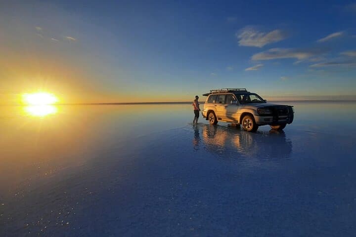 Sunset Mirror Experience on Salar de Uyuni — Private 4x4 Tour from Uyuni photo 4