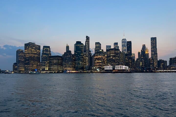 manhattan-to-brooklyn-sunset-rooftop-and-speakeasy-evening-tour photo 2