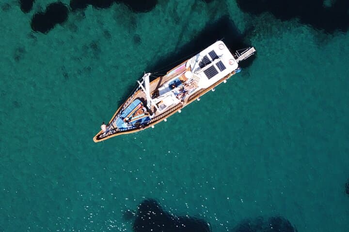 Sail Skiathos: All-Inclusive Aegean Day Cruise to Skopelos and Hidden Beaches