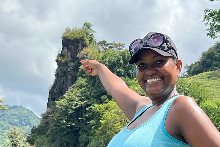 Gorilla Rock Hike: Chauncey Viewpoint Trek in St. Vincent photo 4