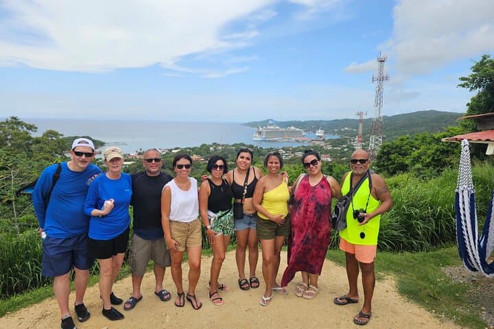 Roatán Guided Wildlife, Chocolate & Rum Tasting Tour