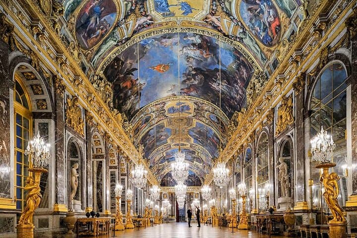 Versailles Palace Small-Group Guided Tour with Gardens Access photo 4