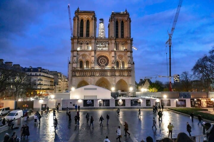 Paris Vintage Car Tour: Louvre & Versailles Private Day Trip with CDG Transfers photo 6