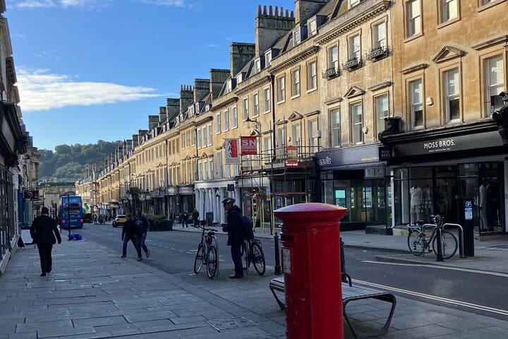 Self-Guided Bridgerton Walking Tour in Bath — Royal Crescent, Abbey & Guildhall photo 5
