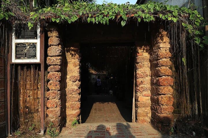 Duong Lam Ancient Village and Thay Pagoda: A Private Cultural Day Trip from Hanoi photo 2