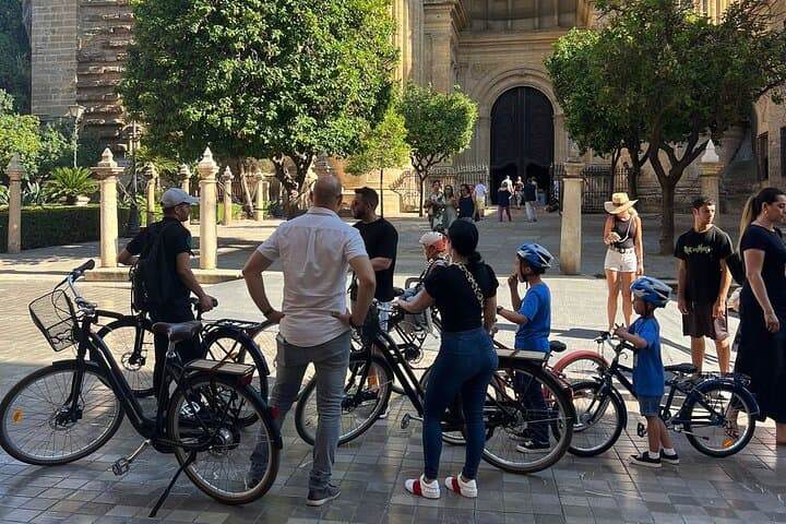 E‑Bike Málaga: 2‑Hour Guided City Ride with Optional Full‑Day Rental photo 4