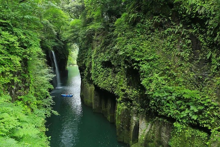 Takachiho Gorge Day Tour: Kamishikimi Shrine, Amano Iwato & Boat Ride photo 6