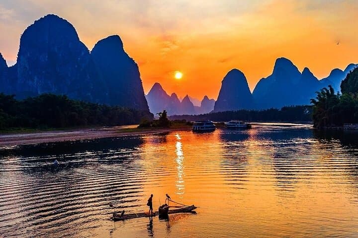 Guilin 2-Day Sightseeing & Li River VIP Cruise photo 3