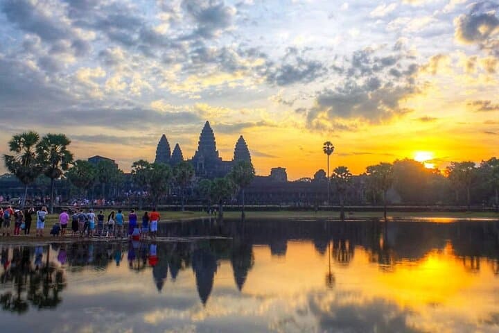 2-Day Private Angkor Temple Highlights: Sunrise at Angkor Wat & Sunset Over Rice Fields photo 2