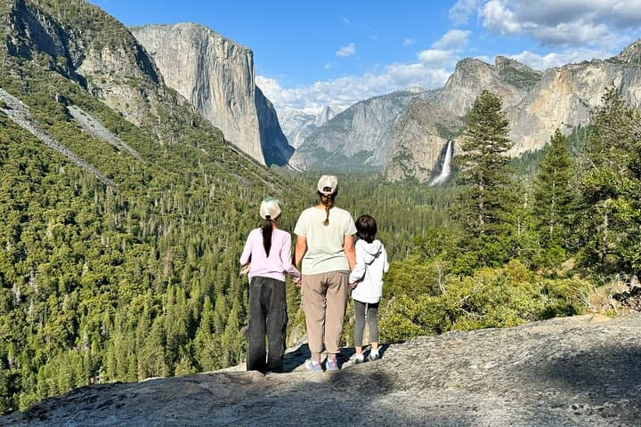 Yosemite Magic: Highlights, Sunset, and S'mores Guided Tour photo 2