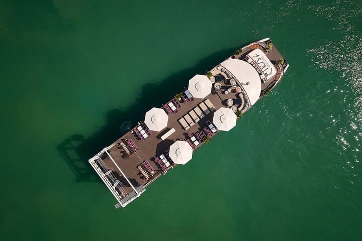 Halong Bay Day Cruise on IRIS: Kayaking, Caves & Sunset Canapé Party photo 4