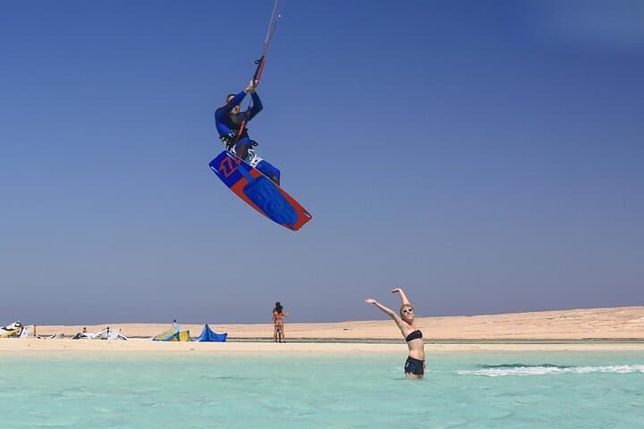 Fly & Glide: Ultimate 2-Hour Kiteboarding Lesson in Hurghada