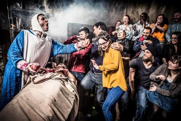 Westminster Walking Tour & London Dungeon Entry — Historic 3-Hour Walk and Interactive Dungeons