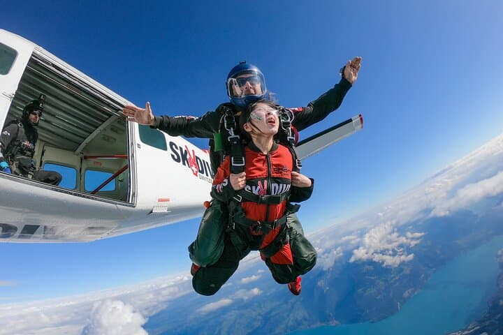 Tandem Skydive Over Interlaken: Alpine Freefall from Geneva photo 3
