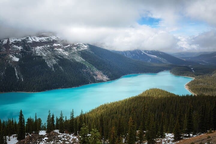 Epic Banff Day Tour: Lake Louise, Moraine, Peyto & Icefields Parkway in One Day