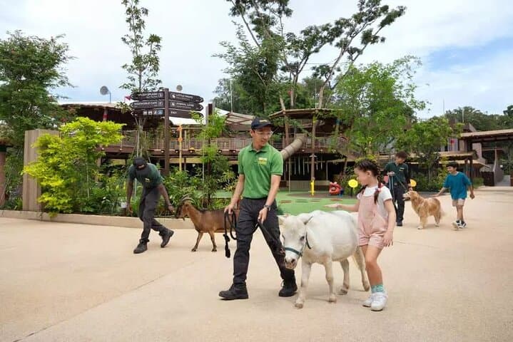 Singapore Zoo Tram Tour & Wildlife Encounters at Mandai Wildlife Reserve photo 5