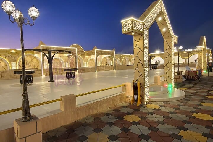Lahbab Red Dunes Luxury Desert Safari: Dune Bashing, BBQ & Live Shows