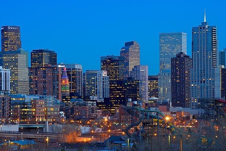 Private Transfer DEN to Downtown Denver: Fast, Reliable Airport Transfer photo 3
