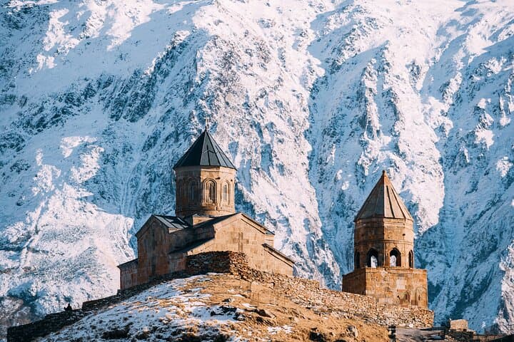 Full-Day Kazbegi Peaks: Gergeti Trinity, Ananuri & Jinvali Reservoir photo 4