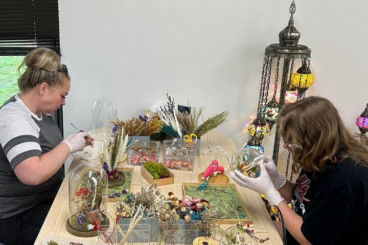 DIY Flower Decorating Class in Orange County — Glass Dome Arrangements photo 4