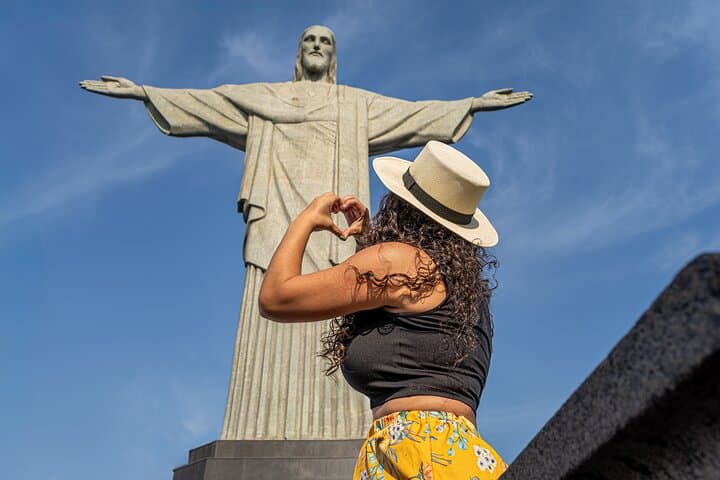 Avoid Crowds and Clouds: Rio de Janeiro 4x4 Private City Tour