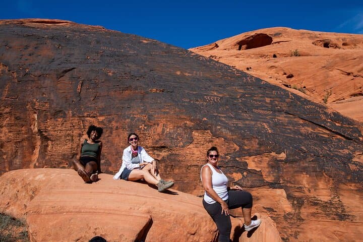 Valley of Fire Guided Hiking Tour from Las Vegas — Petroglyphs, Red Sandstone & Mojave Wilds photo 6