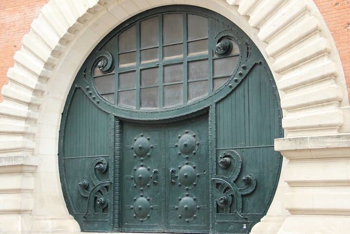 Self-Guided Reims Scavenger Hunt: Discover Cathedral Streets and Champagne History photo 2