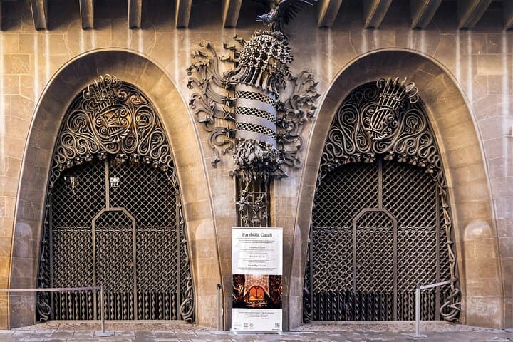 Barcelona Gaudí Walking Tour: Sagrada Família, Casa Batlló & Casa Milà in 2.5 Hours photo 6
