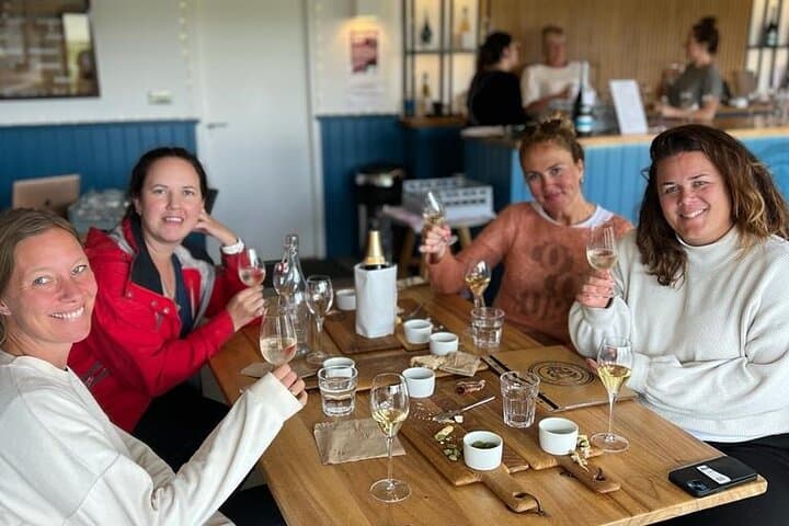 Devil's Dyke & English Wine Estate Tour from Brighton