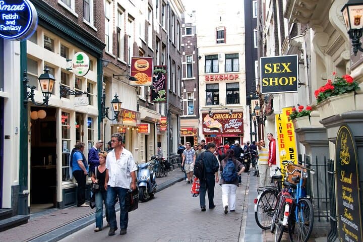 Amsterdam Walking Tour: Highlights, History & Canal Sights photo 2