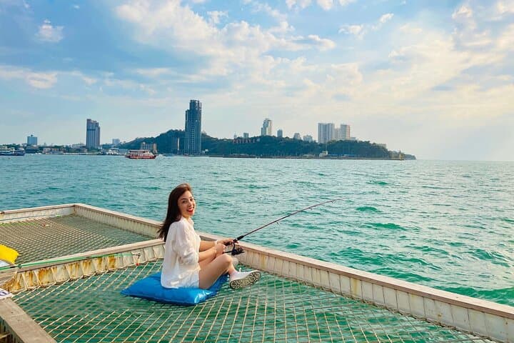 Night Squid Fishing & Floating Café Experience from Pattaya photo 4
