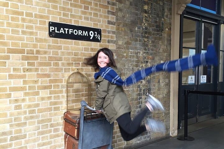 Harry Potter Walking Tour and London Dungeons Experience in London photo 6