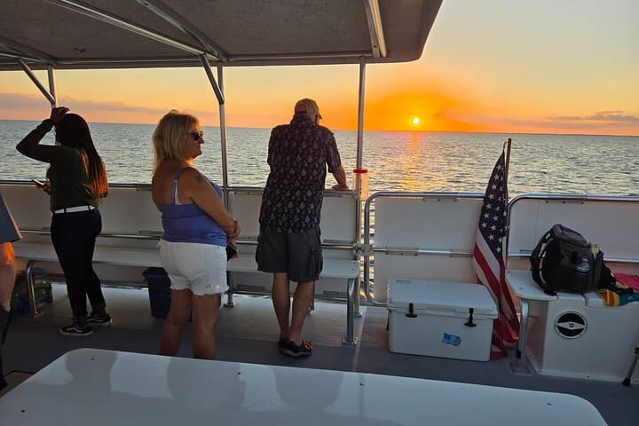 Fort Myers Beach Sunset and Dolphin Watching Cruise — Sanibel Causeway Dolphin Tour